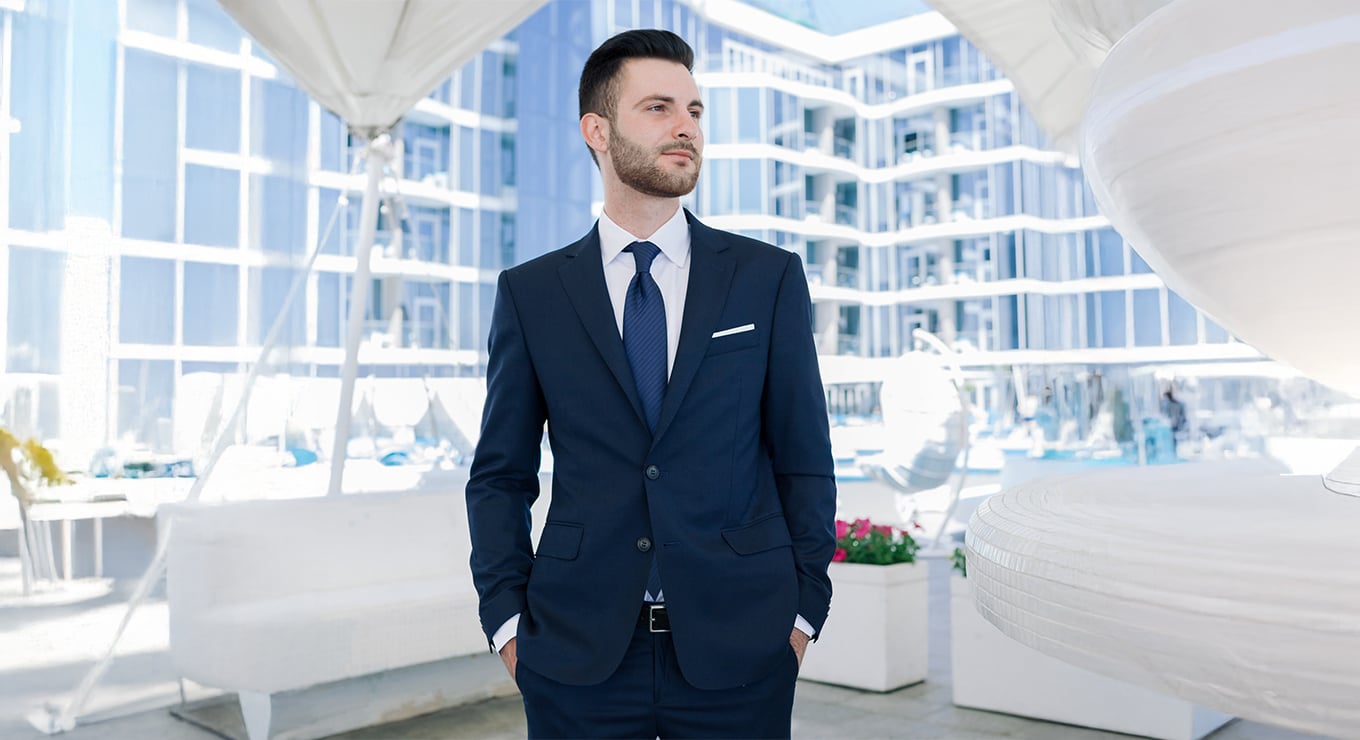 Чоловічий одяг ARBER: вибір сорочок, брюк та шортів за тканиною